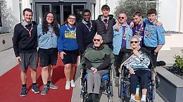 Gli scout in visita alla Rsa Camillo Lucchi, un trait d'union tra giovani e anziani