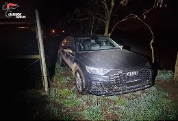 Auto rubata e arnesi da scasso: doppio intervento dei carabinieri nel fine settimana
