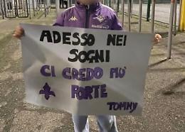 Via il cartello a Tommy: le scuse del club