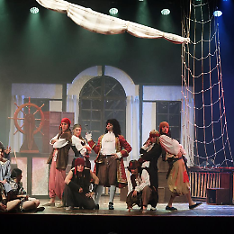 L'Isola che non c'&egrave; - Commedia Musicale