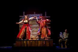 Romeo e Giulietta con l'energia della commedia dell'arte