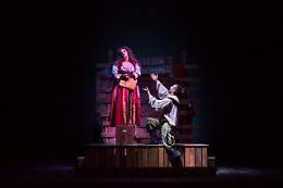 Viva il teatro: &laquo;Romeo e Giulietta&raquo; rivive in chiave di Commedia dell'Arte