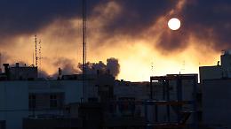 Dalle telecamere al deepfake, come l&rsquo;AI ridisegna la guerra