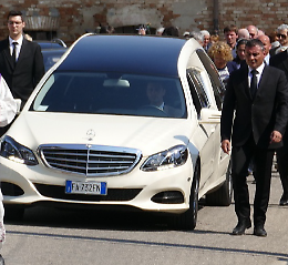 Funerali senza corteo: «Via Bergamo? È pericolosa»