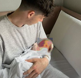 Nata la figlia di Alessandro Bastoni, caffè offerti dal neo-nonno Nicola