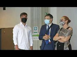 VIDEO Sconfitto il Covid, ora Mattia ha superato l'esame di maturità
