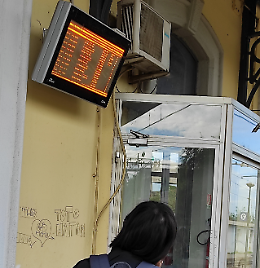 Pendolari imbufaliti: diretto «fantasma», altra cancellazione