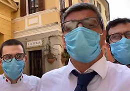 VIDEO 'Missione' de Il Violino in ospedale: cannelloni per il personale del Maggiore