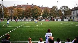 Sfida a calcio tra la nazionale amputati e gli studenti delle Medie