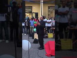 VIDEO Il saluto a don Pezzetti, prete degli ultimi