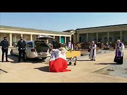 VIDEO A Bozzolo l'ultimo saluto a don Alberto Franzini