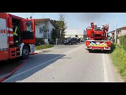VIDEO Casalmaggiore, esplosione e incendio in un capannone