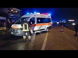 VIDEO Scontro fra auto lungo la Paullese, due donne ferite