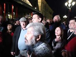 Il video: maxi rissa in strada, il caso in tv
