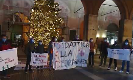VIDEO Studenti in piazza: vogliamo tornare in classe