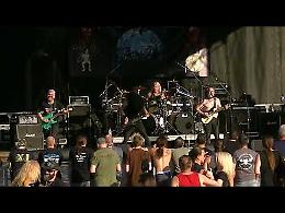 VIDEO L'esibizione della band Suicide Solution