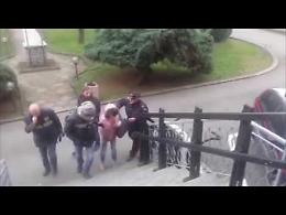 Il video dell'arresto delle tre nomadi