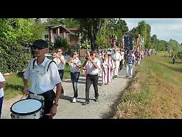 La banda di Canneto sull’Oglio accompagna la Madonna all'altare