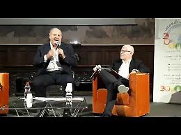 VIDEO Gerry Scotti a Crema per I mondi di carta
