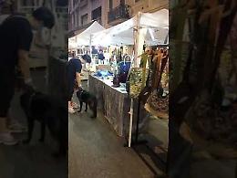 VIDEO Giovedì d'estate all'insegna dello shopping