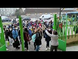 VIDEO Il ritorno in classe alla media Galmozzi di Crema