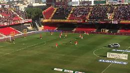VIDEO Foggia-Cremonese, così in campo