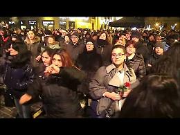 VIDEO Il Capodanno in piazza Stradivari