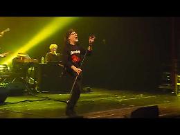 VIDEO La Pfm canta Il pescatore di De André al teatro Ponchielli