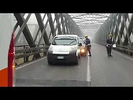 VIDEO Il tamponamento sul Ponte di Po