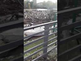 VIDEO2 Il ponte pedonale crollato