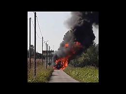 VIDEO L'incendio della mietitrebbia