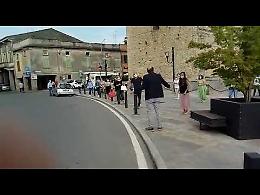 VIDEO Covid, l'omaggio dei commercianti di Castelleone al sindaco Fiori