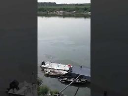 VIDEO Il passaggio della chiazza di idrocarburi a Isola Pescatori