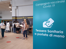 Covid, quarta dose per gli over 60: ma l'hub di Cremona è chiuso