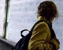 Nipote minaccia zia invalida per i soldi: la 38enne imputata per atti persecutori 
