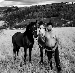 Mostra fotografica "Il risveglio di voci antiche": le lotte infinite del popolo mapuche