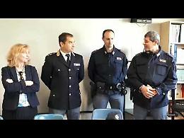 VIDEO Aiutarono la polizia ad arrestare un ladro, premiati due studenti