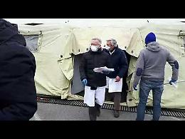 VIDEO Crema, riunione dei medici cubani e visita all'ospedale da campo