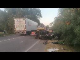 VIDEO Scontro frontale tir-auto sulla via Mantova: una vittima