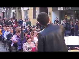 VIDEO Su e giù per il Corso: omaggio a Battisti con le Luci dell'Est