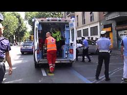 L'incidente all'incrocio tra via Aselli e viale Trento e Trieste