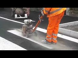 VIDEO Fresatura delle strisce selvagge in via Bacchetta