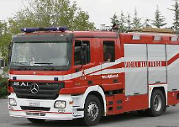 Rimosso dai vigili del fuoco albero pericolante in via Riglio