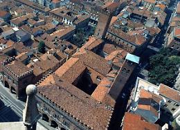 Unicredit dona 43 computer “rigenerati” al Comune di Cremona
