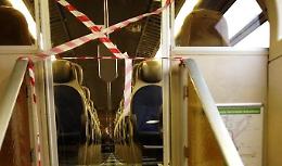 La denuncia dei pendolari
"Viaggiamo su treni da terzo mondo"