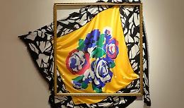 Brescia. Ai Musei Mazzucchelli ''Fiori di seta'' gli storici foulards a tema floreale