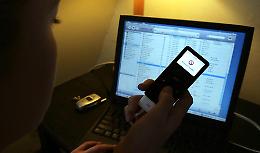 «Sono stata rapita», scherzo di due ragazzine su Facebook