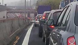 Spenti i semafori a San Donato
Ma rimangono le code