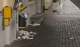 Stazione, degrado e sporcizia