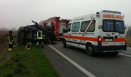 Schianto e ribaltamento, la 63enne è fuori pericolo